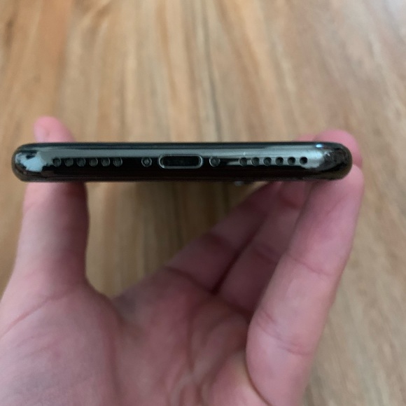 Apple iPhone X - 64GB - Space Gray (Unlocked) A1901 (GSM) (CA) - Picture 10 of 15